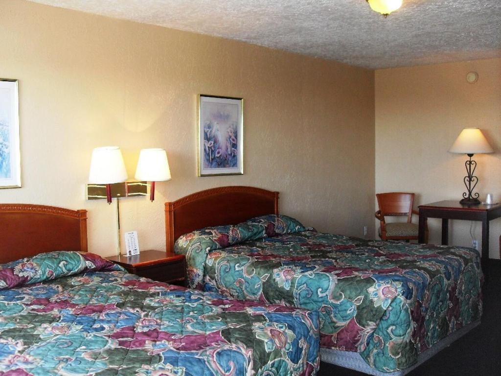 Western Ridge Motel Wendover Room photo